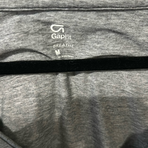 Gap Fit Breathe Long Sleeve - Picture 2 of 3